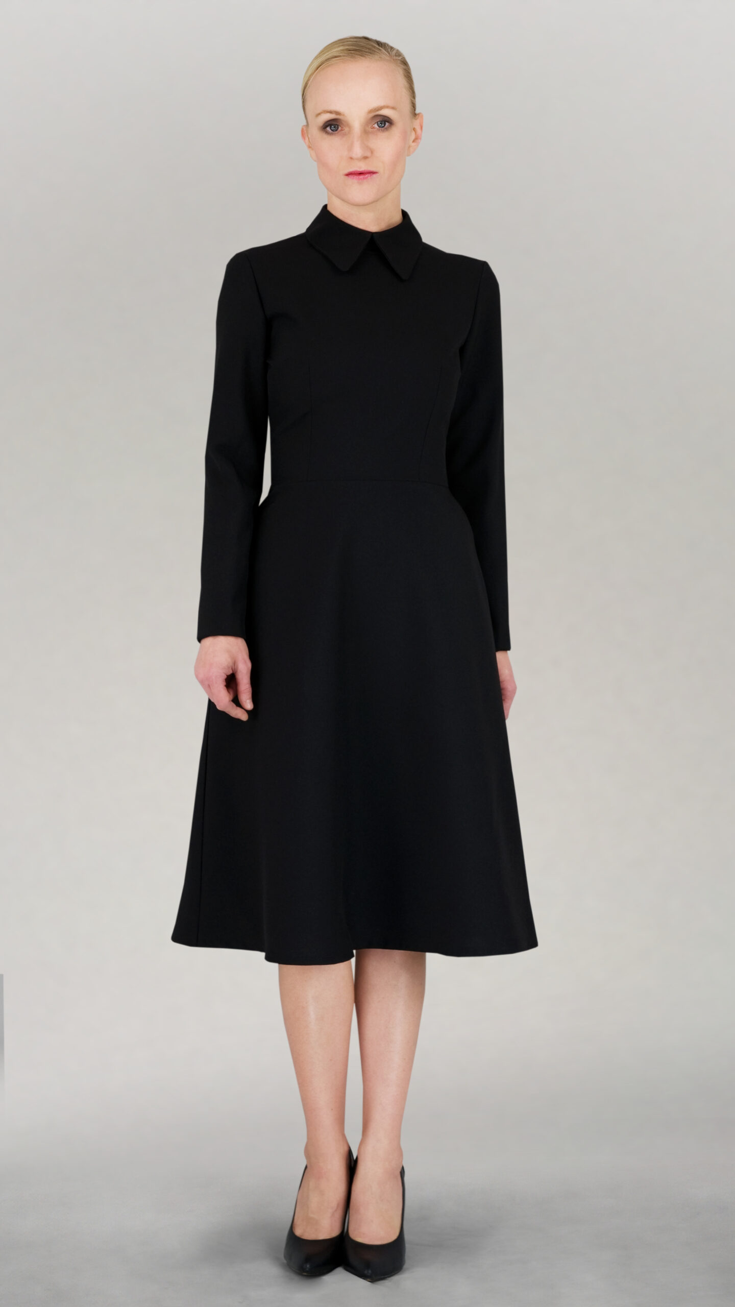 Sukienka trapezowa z rękawami, kołnieżykiem i podszewką